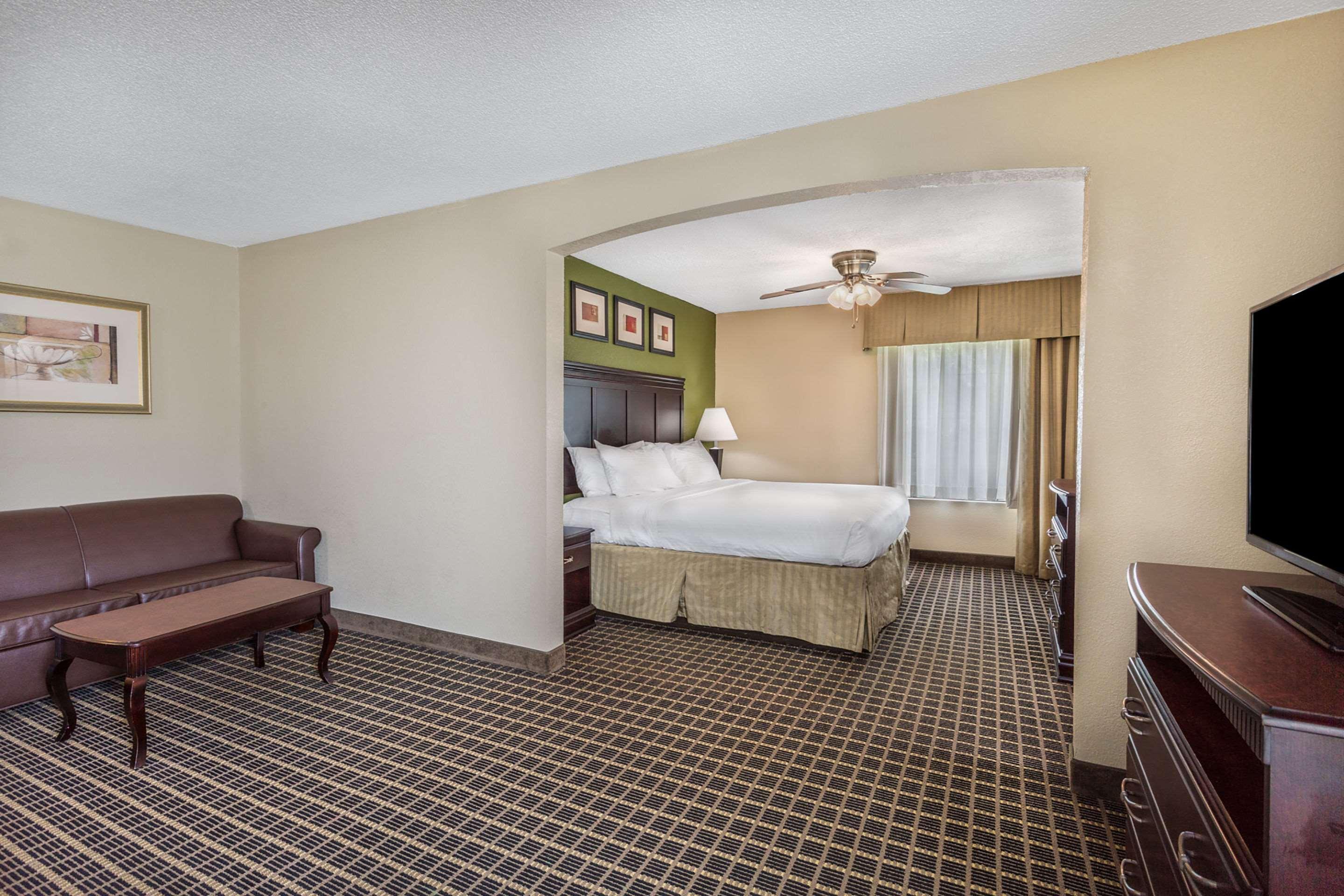 Clarion Pointe South Boston - Danville East Dış mekan fotoğraf